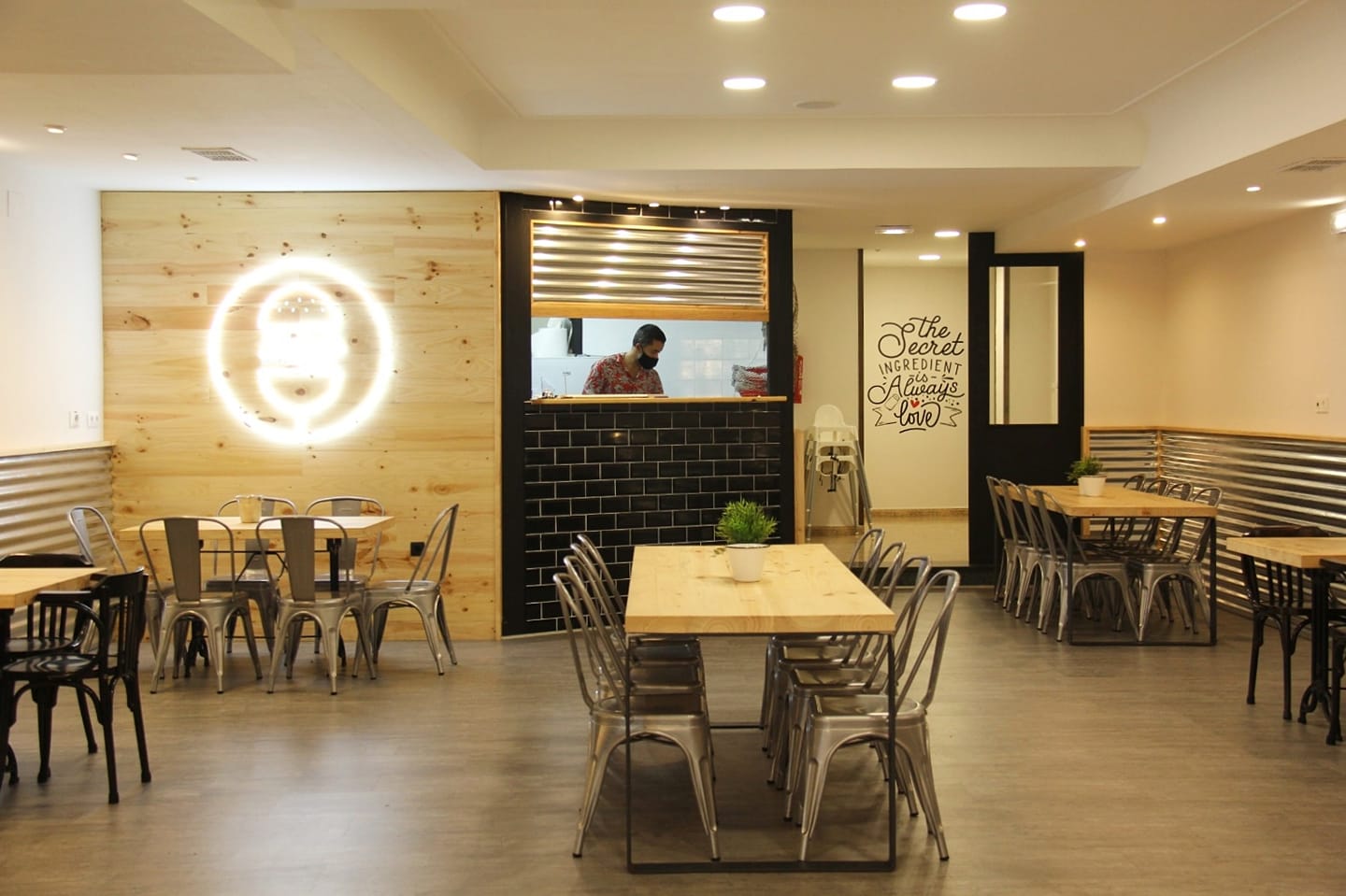 MAGU`S BURGER