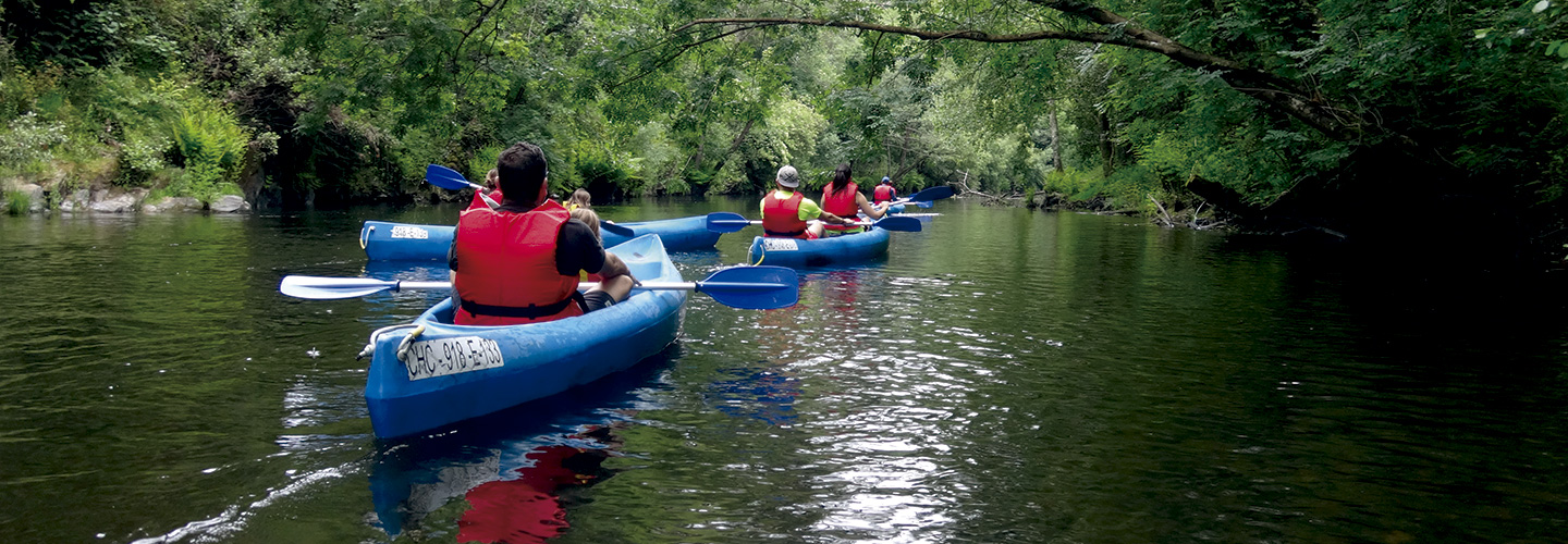 Canoas en el ro Eo