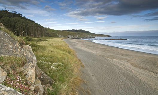 Playa de Frejulfe en el concejo de Navia - Asturias